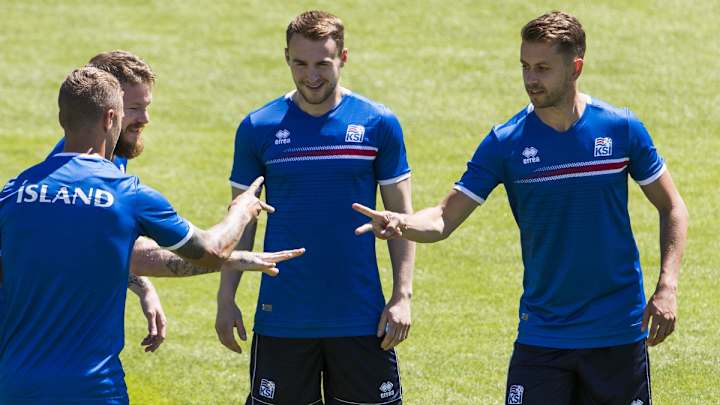 English Referees to Use Rock, Paper, Scissors in Protest of Suspended Official English Referees to Use Rock, Paper, Scissors in Protest of Suspended Official