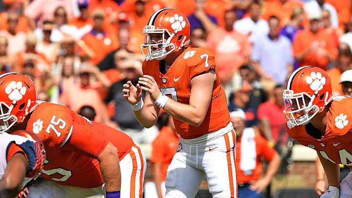 Travis Etienne Runs Wild as Clemson Survives Syracuse Without Trevor Lawrence Travis Etienne Runs Wild as Clemson Survives Syracuse Without Trevor Lawrence