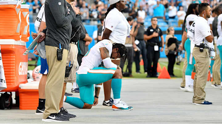 Players and Teams Who Protested During National Anthem In Week 1
