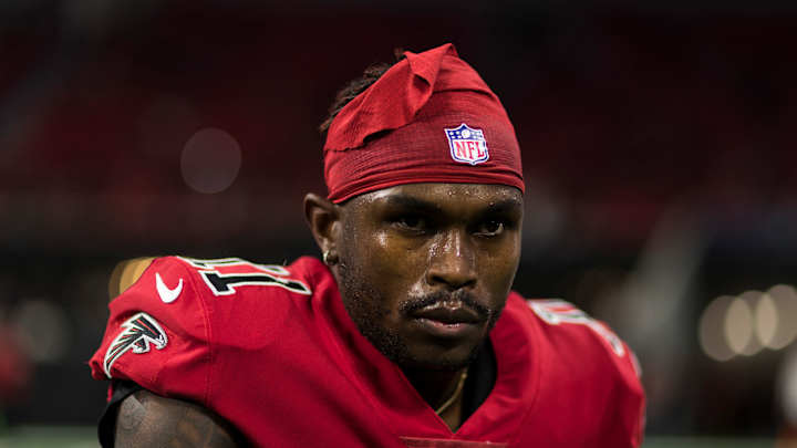 Julio Jones to Skip Falcons' Mandatory Minicamp Julio Jones to Skip Falcons' Mandatory Minicamp