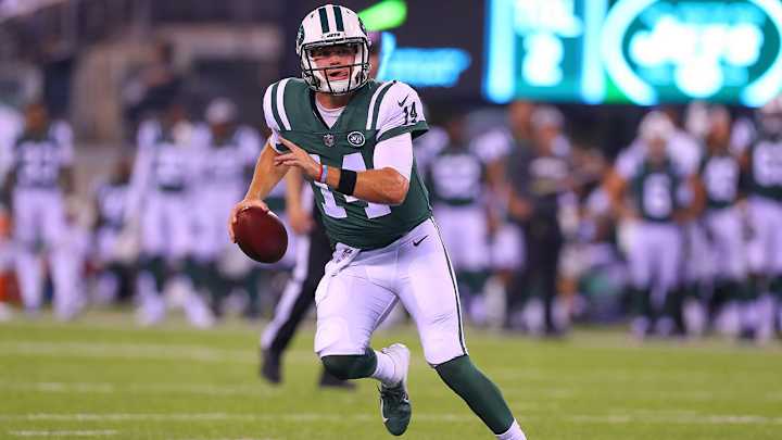 Rookie QB Sam Darnold Throws 14-Yard Touchdown Pass in Jets Preseason Debut