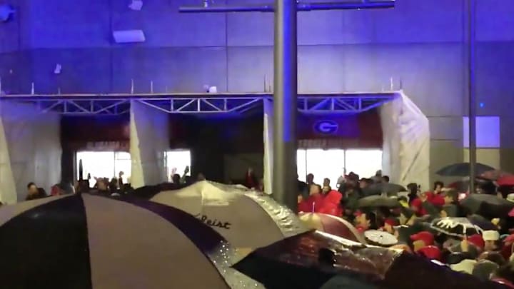 Secret Service Activity Leaves Fans Waiting in Long Lines in the Rain at CFP Championship Secret Service Activity Leaves Fans Waiting in Long Lines in the Rain at CFP Championship