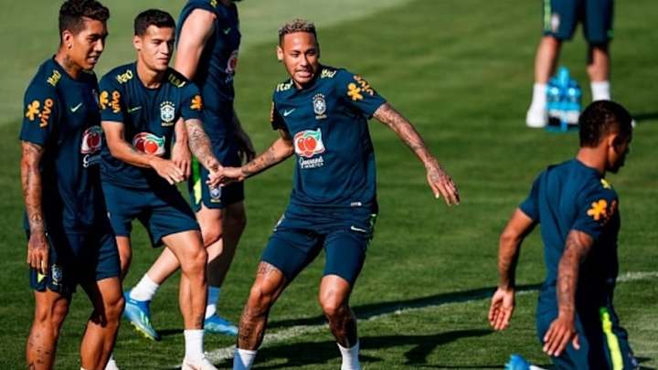 6 jugadores que convierten el campo de fútbol en un patio de colegio