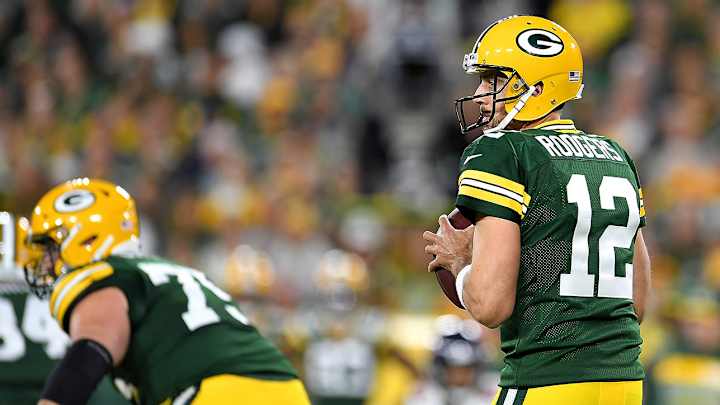 Aaron Rodgers Leads Packers to Insane Comeback Win Over Bears After Return From Injury