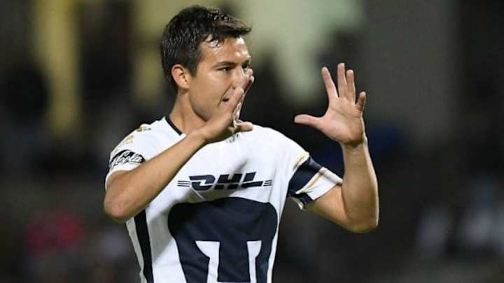 Mientras que Pumas está en apuros...¡el 'Cubo' Torres anda de fiesta con una chica de Enamorándonos!