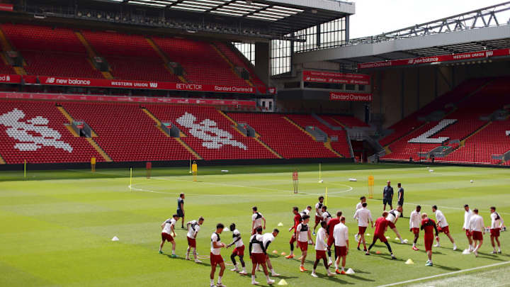 Wantaway Liverpool Star's Agent Issues 'Come and Get Me' Plea to Serie A Giants