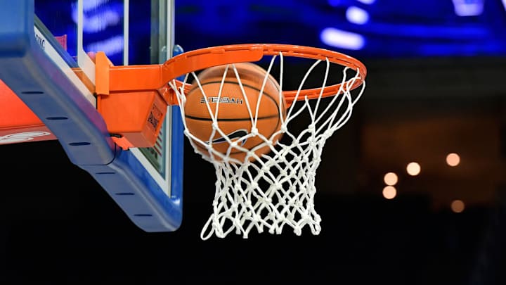 Father of Ex-Louisville Commit Implicates Arizona, Oklahoma State in NCAA Corruption Case