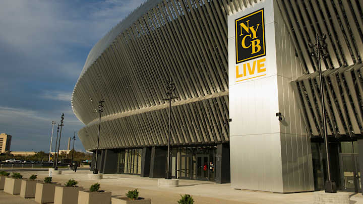 Islanders to Split Games Between Nassau Coliseum, Barclays Center