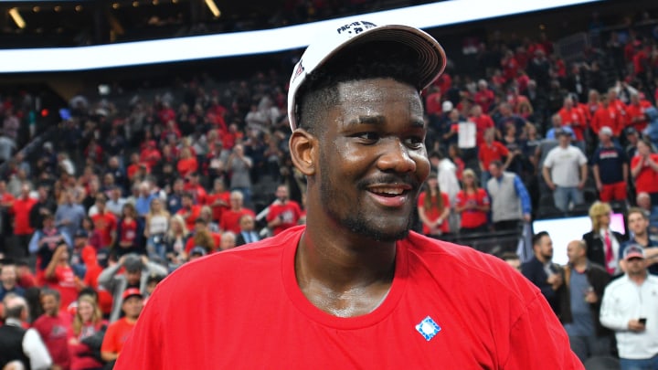 Deandre Ayton Plans to Go No. 1 in NBA Draft, Only Work Out For Suns Deandre Ayton Plans to Go No. 1 in NBA Draft, Only Work Out For Suns