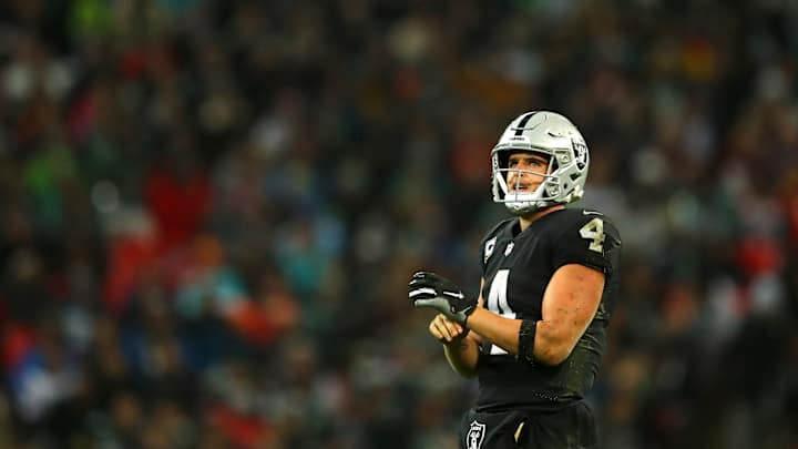 Report: Raiders Quarterback Derek Carr Has 'Fractured Relationship' With Teammates Report: Raiders Quarterback Derek Carr Has 'Fractured Relationship' With Teammates
