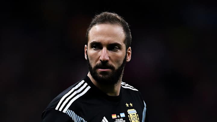 Las duras críticas de un campeón del mundo a Gonzalo Higuaín | "Parece que juega con.."