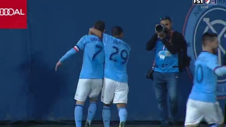 GENIAL: David Villa inició con todo los playoffs de la MLS y aumentó la ventaja de su equipo