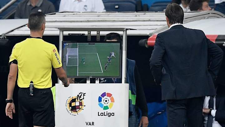 REVELADO | El árbitro de LaLiga que más veces ha sido corregido por el VAR