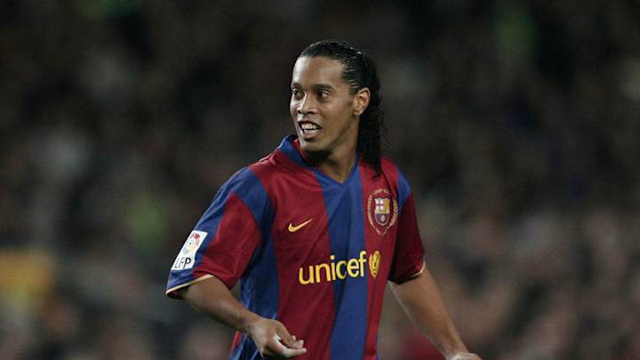 Iker Casillas Posts Tribute to Former Clasico Rival Ronaldinho Following His Retirement