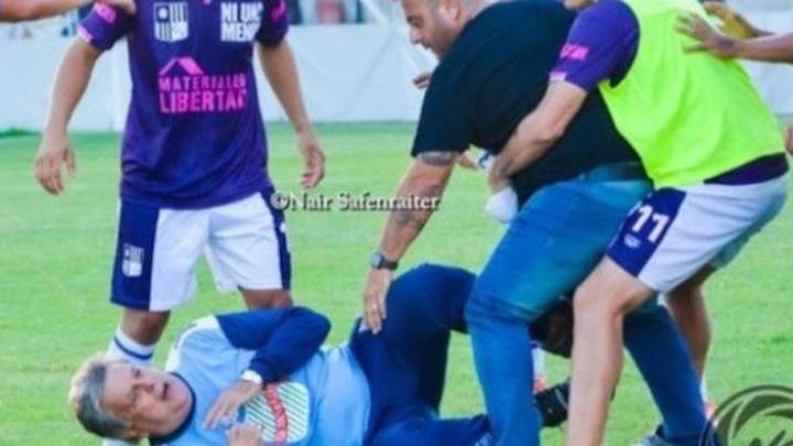 INTOLERABLE | La brutal agresión a Luis Ventura en un partido de la Primera D INTOLERABLE | La brutal agresión a Luis Ventura en un partido de la Primera D