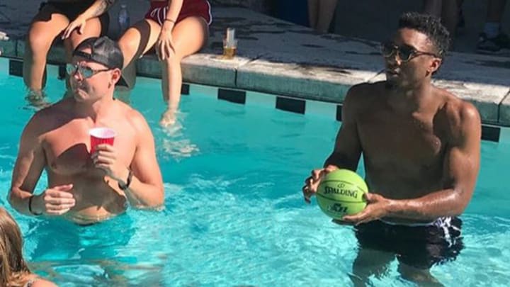 Thursday’s Hot Clicks: Donovan Mitchell Crashed a Fan’s Fourth of July Party Thursday’s Hot Clicks: Donovan Mitchell Crashed a Fan’s Fourth of July Party