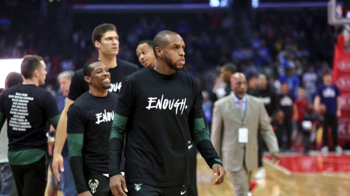 Bucks, Clippers Honor Thousand Oaks Shooting Victims on Pregame Shirts