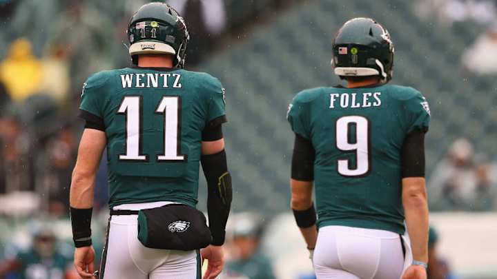 Eagles to Start Nick Foles at QB, Won't Place Carson Wentz on Injured Reserve