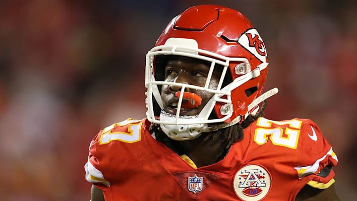 Chiefs Release Kareem Hunt After Hotel Video Shows RB Attacking Woman