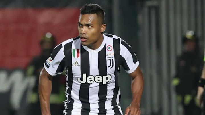 Report: Manchester United to Land Juventus Defender Alex Sandro