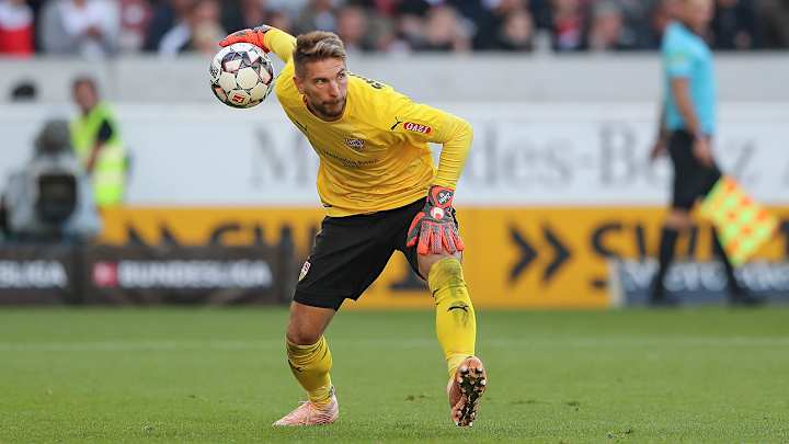 Dortmund Comes Back to Beat Leverkusen for League Lead