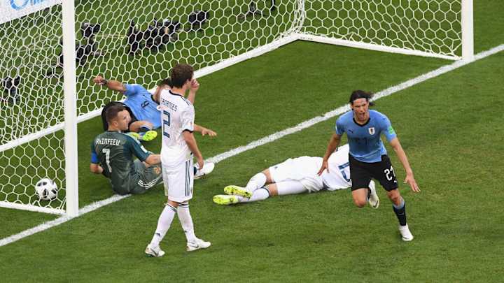 Calf Injury Puts Edinson Cavani's Status in Doubt for Uruguay vs. France