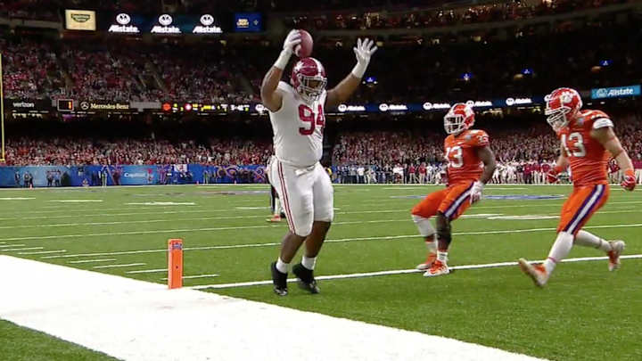 Watch: Alabama Throws Touchdown Pass to 308-Pound Defensive Lineman Da’Ron Payne