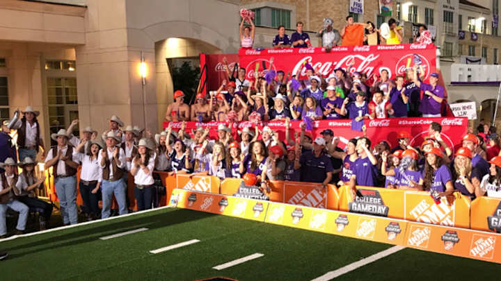 Best College GameDay Signs Live from Fort Worth For Ohio State vs. TCU Best College GameDay Signs Live from Fort Worth For Ohio State vs. TCU