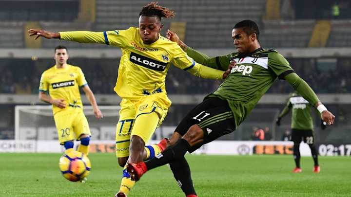Juve Reach Serie A Summit With Hard Fought Win Over 9-Man Chievo Juve Reach Serie A Summit With Hard Fought Win Over 9-Man Chievo
