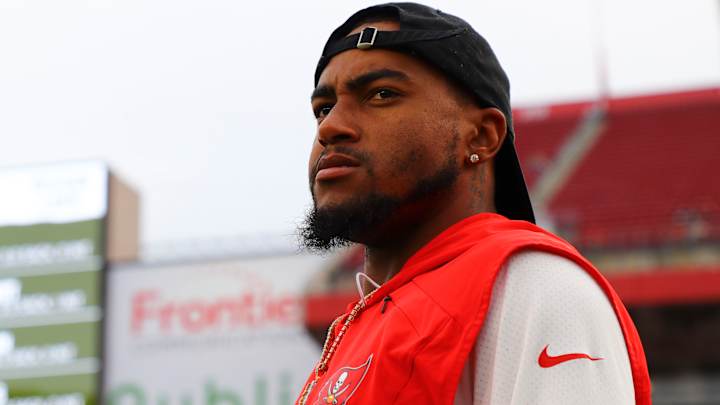 Bucs WR DeSean Jackson Left Game With Concussion vs. Saints