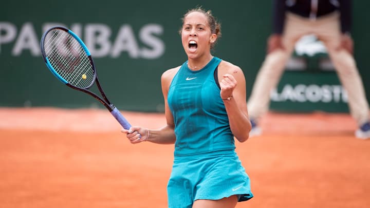 Djokovic stunned by 72nd-ranked Cecchinato at French Open