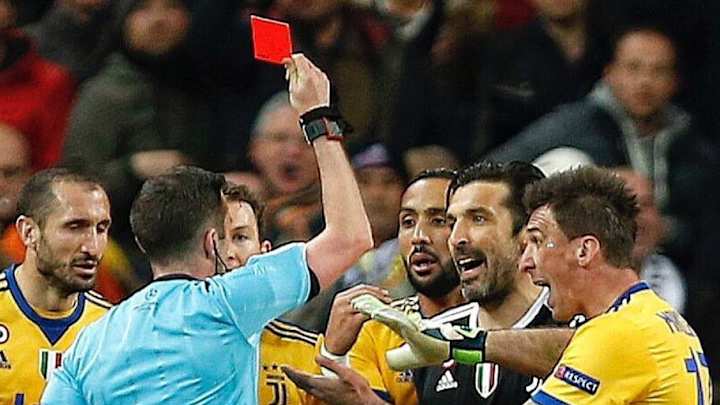 RAJÓ DURÍSIMO | Lo que Buffon le dijo sobre el árbitro tras el polémico penalti