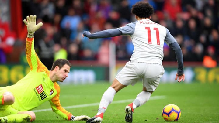 Jamie Carragher Claims Klopp Has a Big Decision to Make About Salah's Position Against Man Utd Jamie Carragher Claims Klopp Has a Big Decision to Make About Salah's Position Against Man Utd