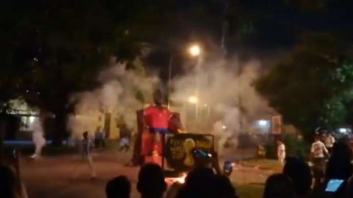 POLÉMICA | En Argentina quemaron un muñeco de Arturo Vidal y rápidamente se hizo viral en las redes