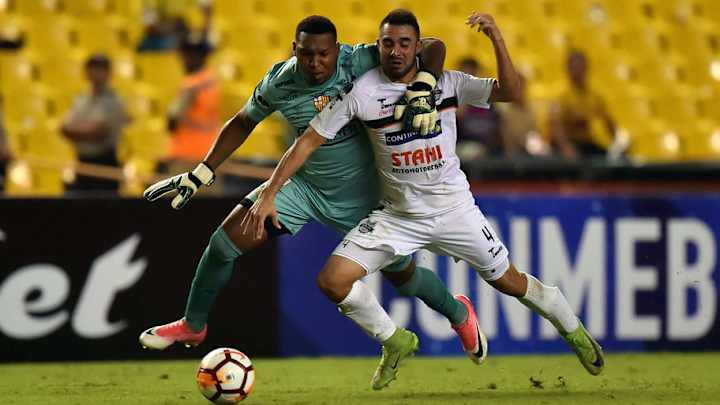 CONMEBOL abrió dos expedientes a Barcelona