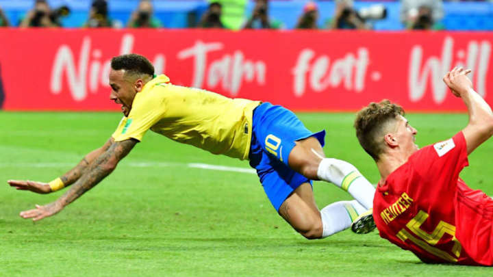 6 de los piscinazos más infames en la historia del fútbol