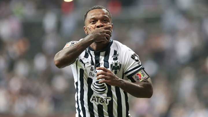 VERGONZOZO | El mordisco de Dorlan Pabón a Jair Pereira en el partido entre Rayados y Chivas