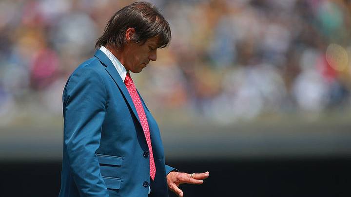 SUSPENSO | Almeyda se jugaría el puesto en el Clásico Nacional