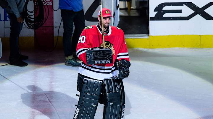 Emergency Goalie Takes Over for Blackhawks, Scott Foster Makes Debut At 36 Years Old