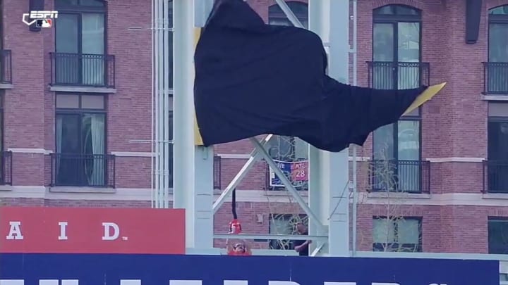Watch: The Astros Needed a Leaf Blower to Unveil Their 2017 World Series Banner