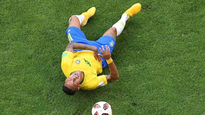 6 of the Most Infamous Dives in Football