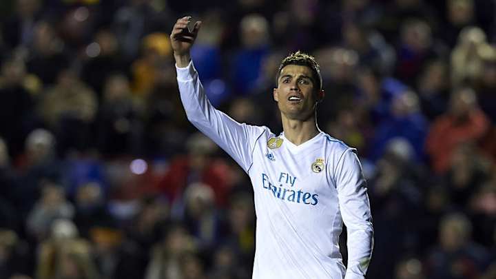 Gary Lineker Names the 3 Players He Thinks Are Better Than Real Madrid's Cristiano Ronaldo Gary Lineker Names the 3 Players He Thinks Are Better Than Real Madrid's Cristiano Ronaldo