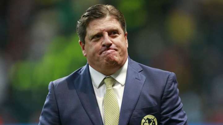 El "Piojo" Herrera explota contra el arbitraje y el VAR