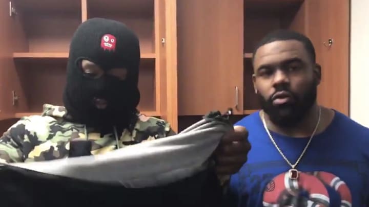 Alvin Kamara Dons Ski Mask After Saints Win Over Steelers