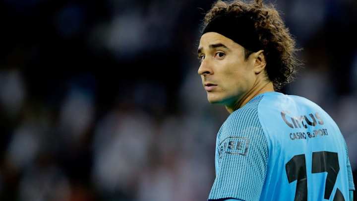 Medios italianos le vuelven a dar 'chance' a Ochoa con el Napoli