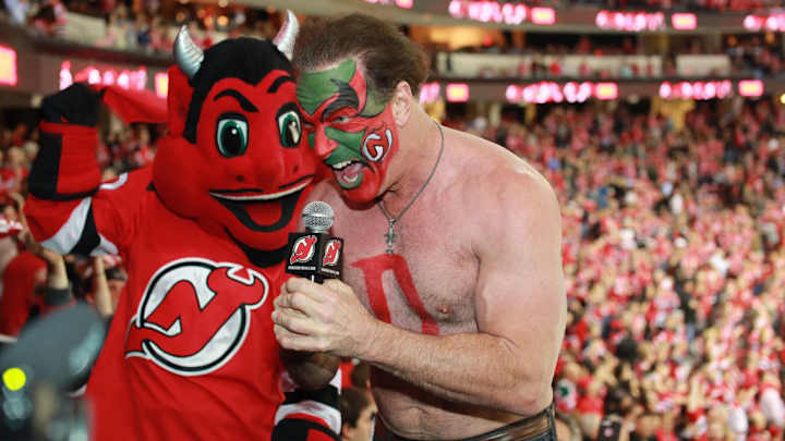 Thursday’s Hot Clicks: David Puddy Supports the Team