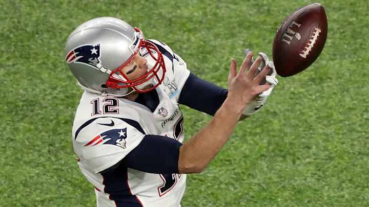 Antonio Brown Offers to Help Tom Brady Improve His Hands