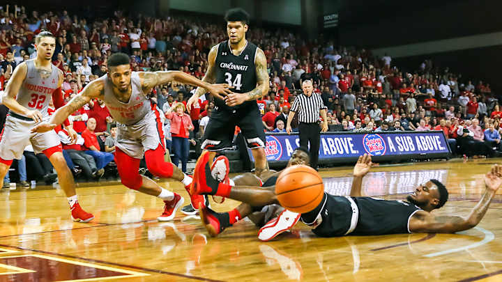 Houston Upsets No. 5 Cincinnati's to End Bearcats' 16-game Win Streak