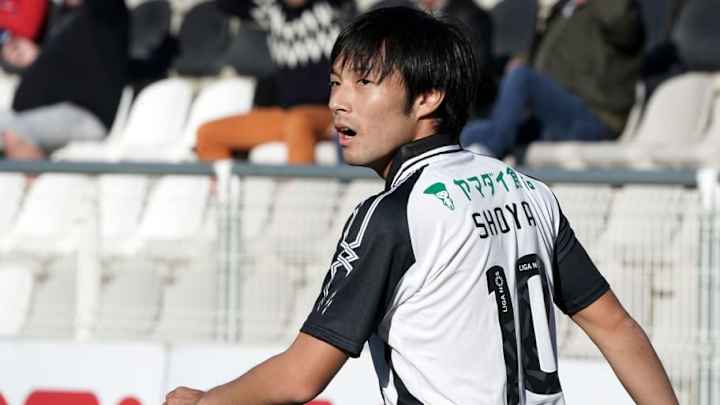 Wolves Set to Finalise Deal for Japanese International Shoya Nakajima Ahead of January Switch