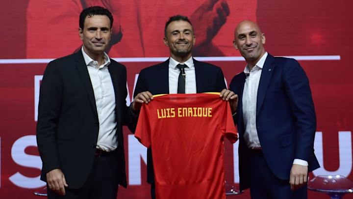 Luis Enrique Recalls Morata, Alonso; Omits Alba, Koke in First Spain Squad Luis Enrique Recalls Morata, Alonso; Omits Alba, Koke in First Spain Squad